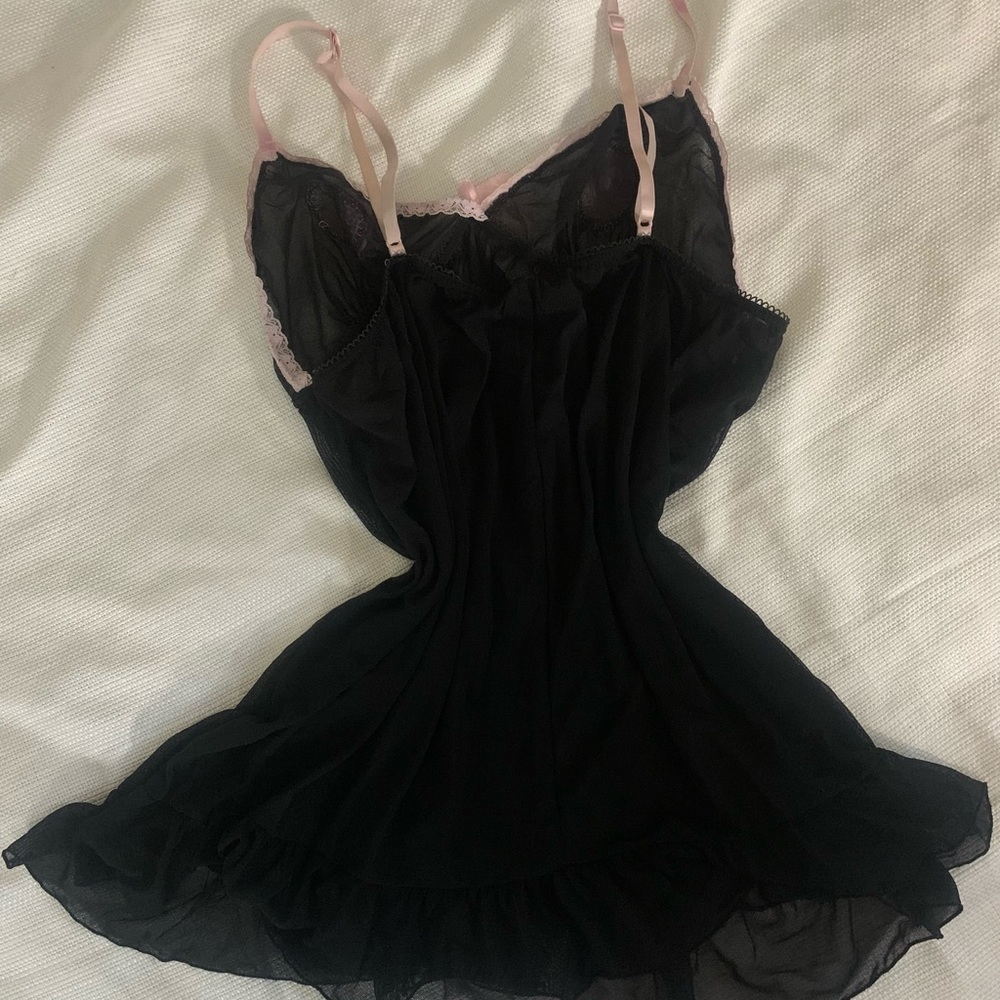 Victoria Secret - Picture 3 of 4